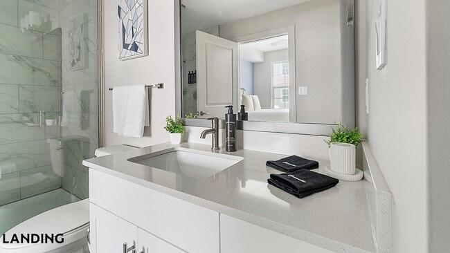 Foto del edificio - 2220 W First St