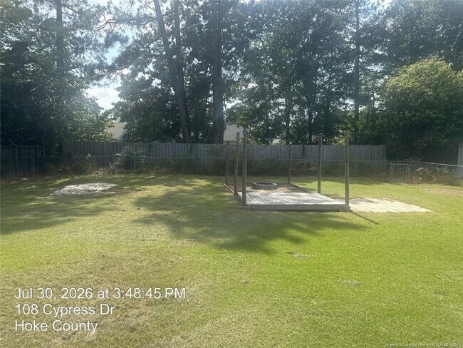 Foto del edificio - 108 Cypress Dr