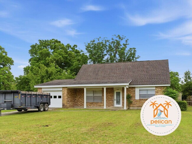 Foto del edificio - 4-Bedroom Home in a Prime Pensacola Location