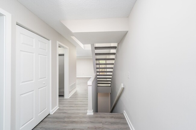 Building Photo - 2218 Clove Terrace/3Bed,2.5 Bath Condo in ...