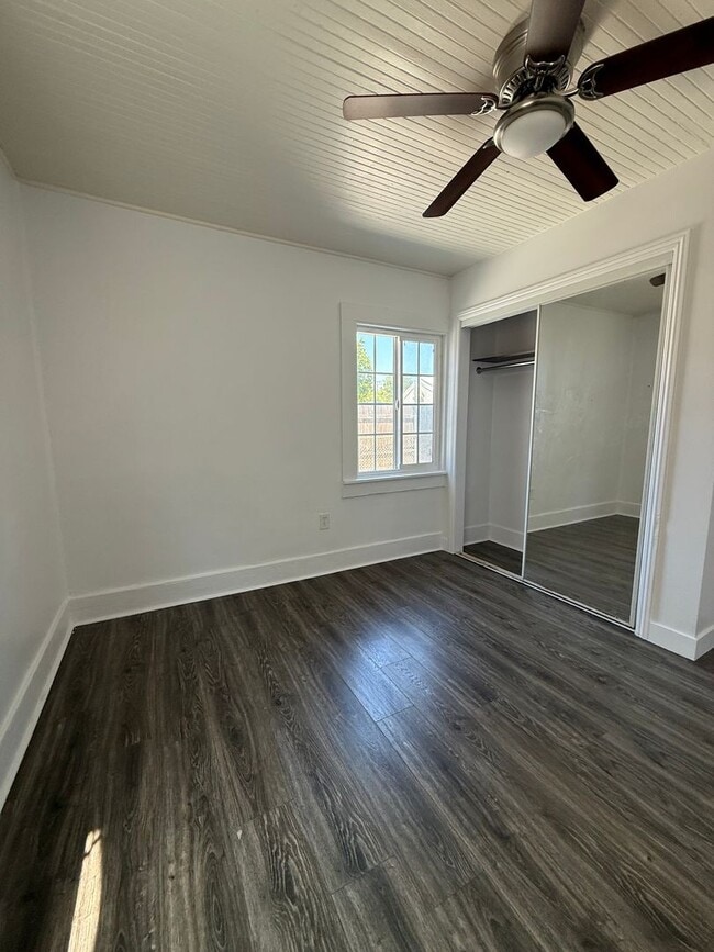Building Photo - 7400 Roseberry Ave