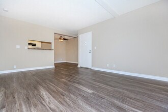 Building Photo - Raintree Apartment Homes
