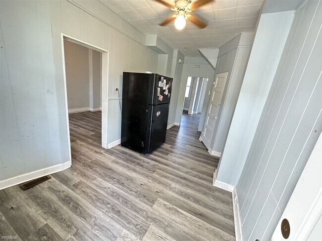 Building Photo - 3 br, 1.5 bath House - 3101 Cliftmont Ave