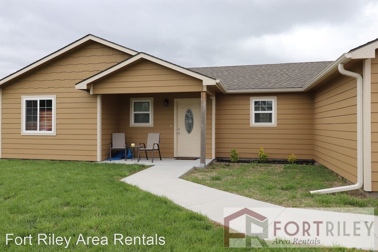 Primary Photo - 3 br, 2 bath House - 1780 W. 14th St. Pl