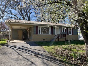 Building Photo - 2911 Davis St SE