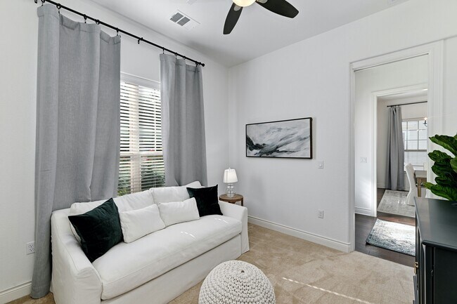 Foto del edificio - 2400 Winsted Ln