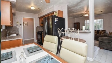 Building Photo - 2116 Godfrey St