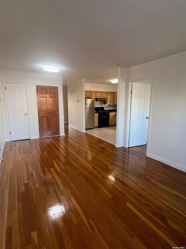 Foto del edificio - 43-12 213th St