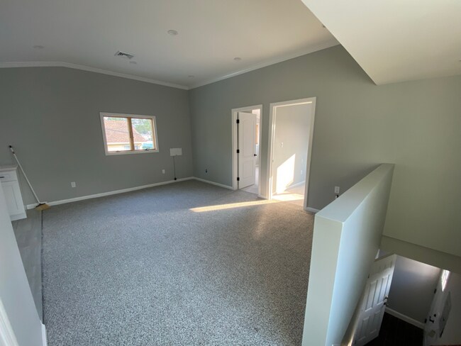 Building Photo - 188 S Strong Ave