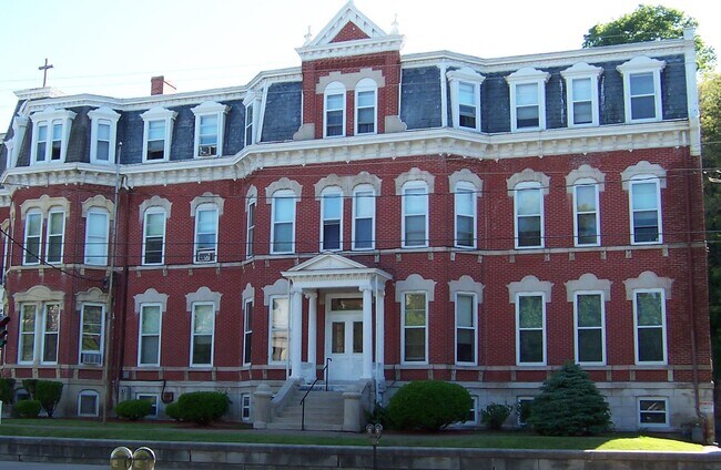 Building Photo - 605 Bluff St