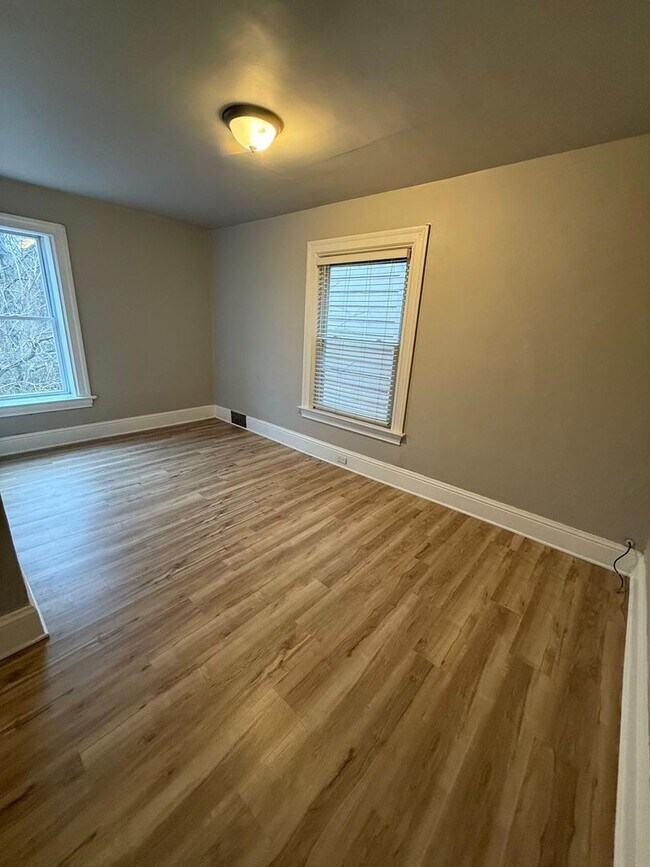 Foto del edificio - 3 Bedrooms 1 bath home for RENT!