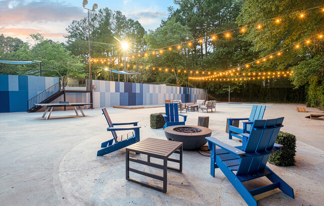 Community Patio & Outdoor Lounge Area - The Slate at Decatur Apartments