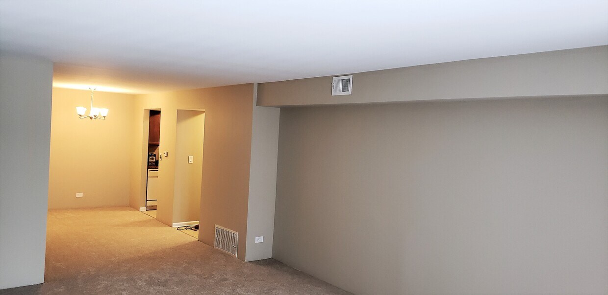Living + Dining - 8 Oak Creek Dr
