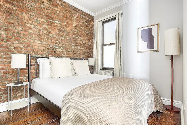 Building Photo - 248 Mott St