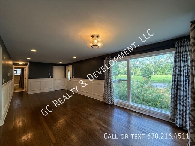 Foto del edificio - 1615 McDaniel Ave