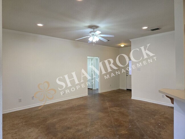 Foto del edificio - 3/2 Duplex in Surrey Ridge