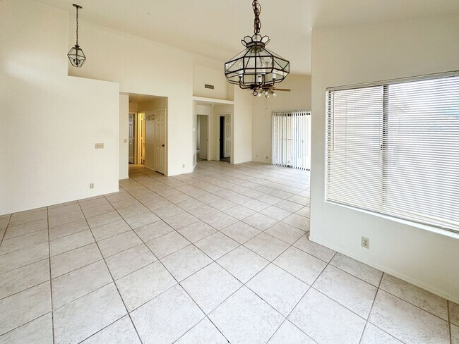 Foto del edificio - Spacious 3 Bed, 2 Bath Home in Peoria - Your Perfect Home Awaits!