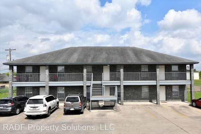 Building Photo - 418 Gastel Cir