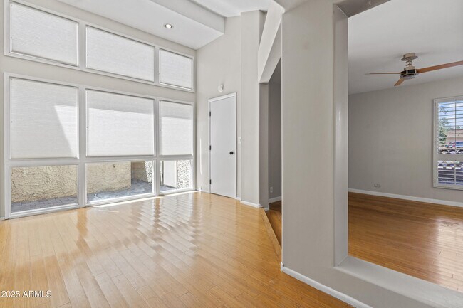 Foto del edificio - 806 E Becker Ln