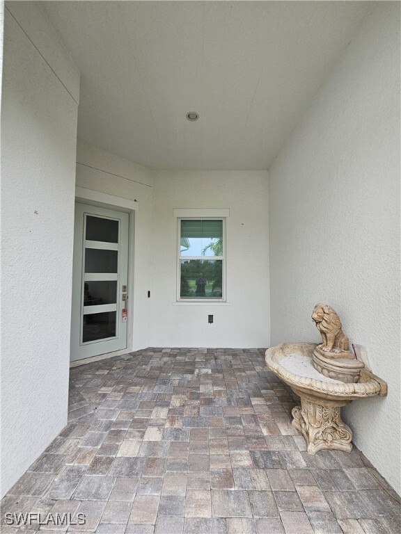 Building Photo - 9007 St Lucia Dr