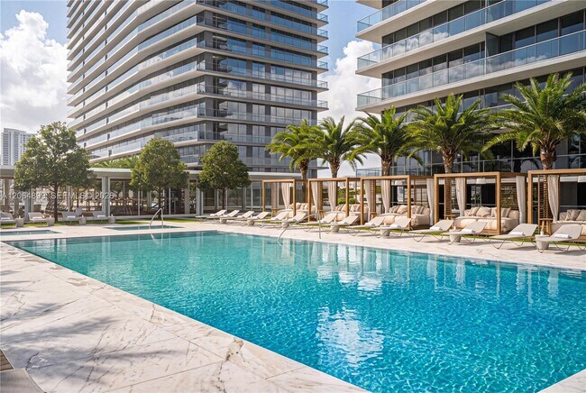 Building Photo - 1179 E Hallandale Beach Blvd