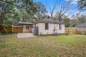 Building Photo - 208 Border Dr W