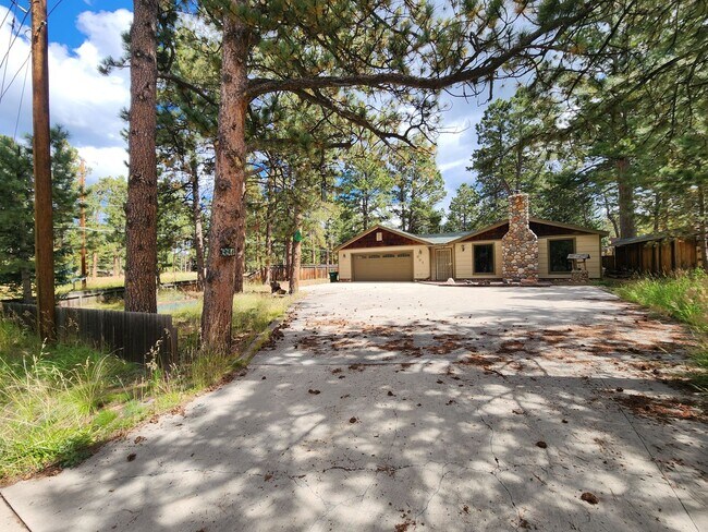 Foto del edificio - Charming 3 Bed, 2 Bath Home In Beautiful W...