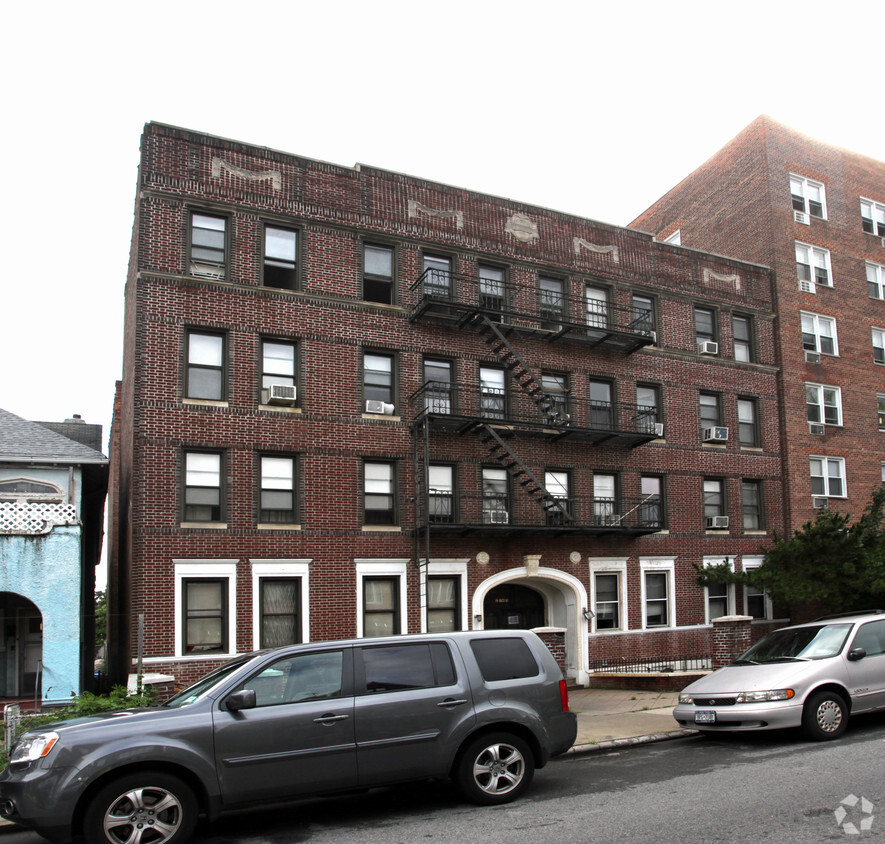 Primary Photo - 2143 82nd St