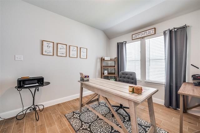 Foto del edificio - 3828 PEARLWOOD Rd