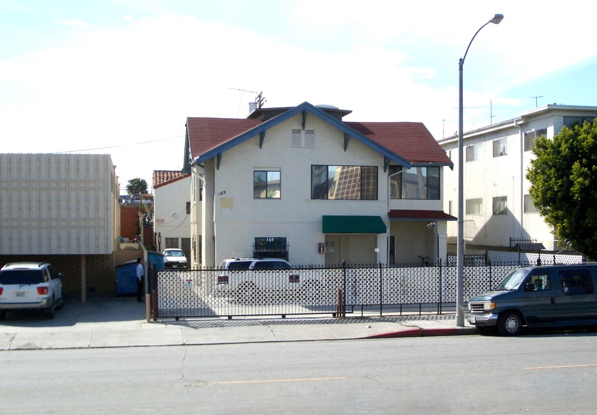 Foto principal - 169 S Oxford Ave