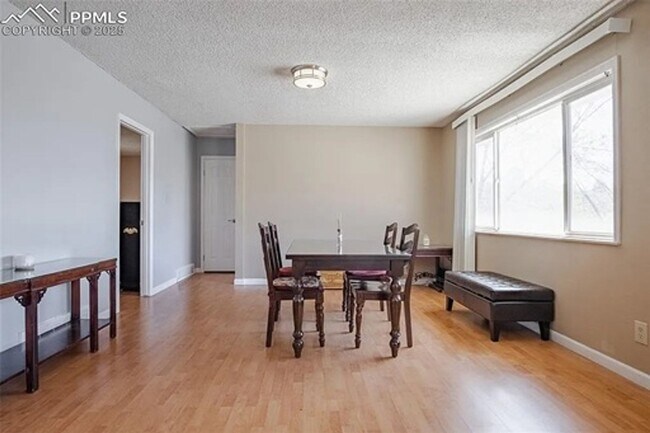 Foto del edificio - Charming 3 Bedroom in West Colorado Springs