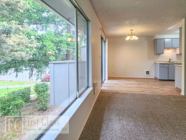 Building Photo - 1372 NE 186th Ave