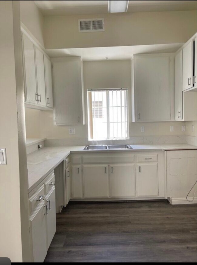 Foto del edificio - 4343 Ventura Canyon Ave