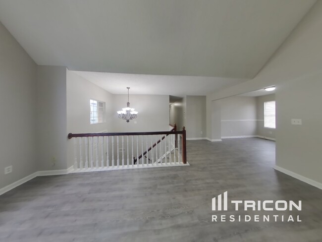 Building Photo - 4074 Five Oaks Ct