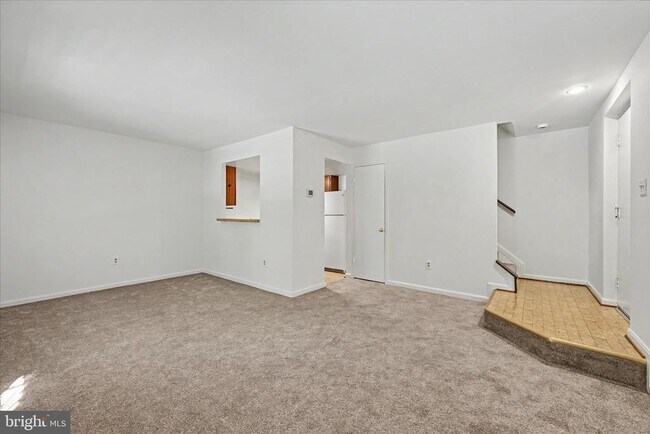 Building Photo - 1410 Greendale Ct