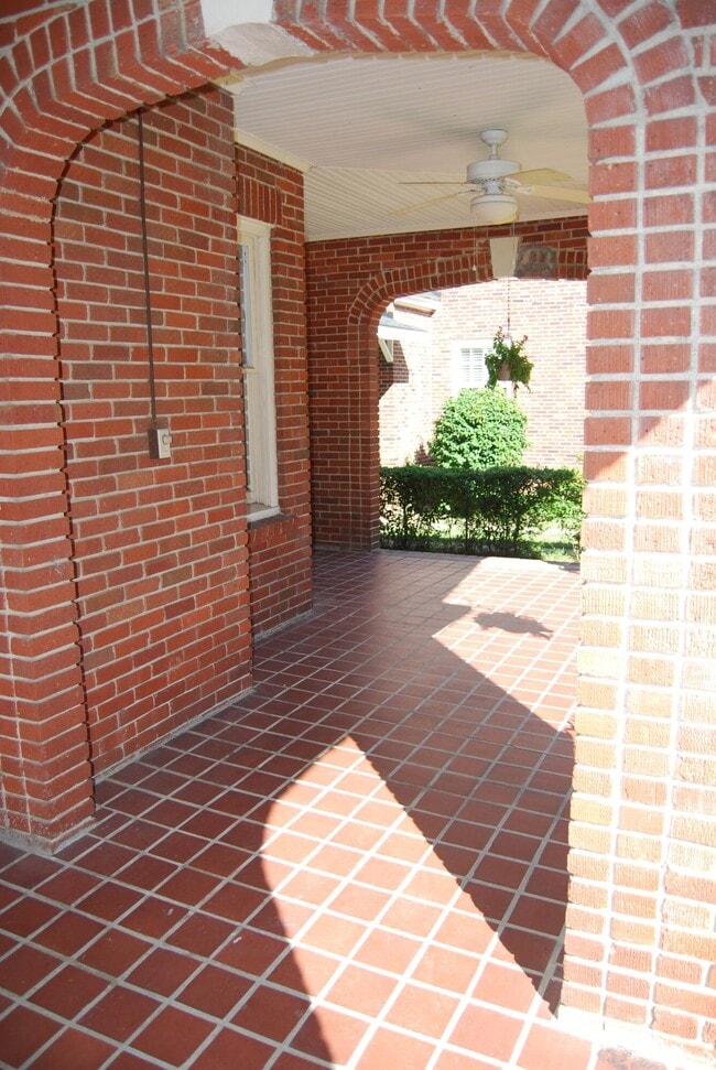 Building Photo - 2809 Lombardy Ct