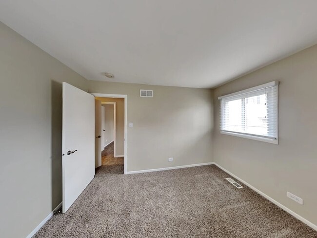 Foto del edificio - 15816 Ridgeland Ave