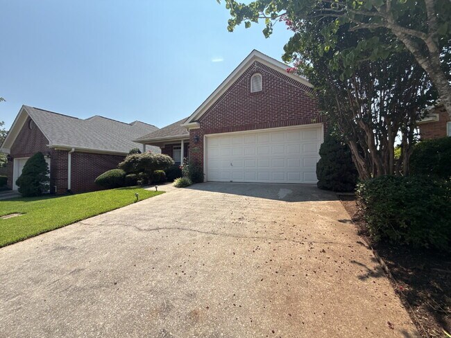 Building Photo - 134 Canterbury Dr