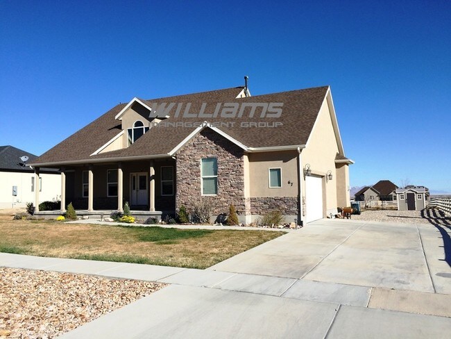 Foto del edificio - Single Family Home w/Horse Property