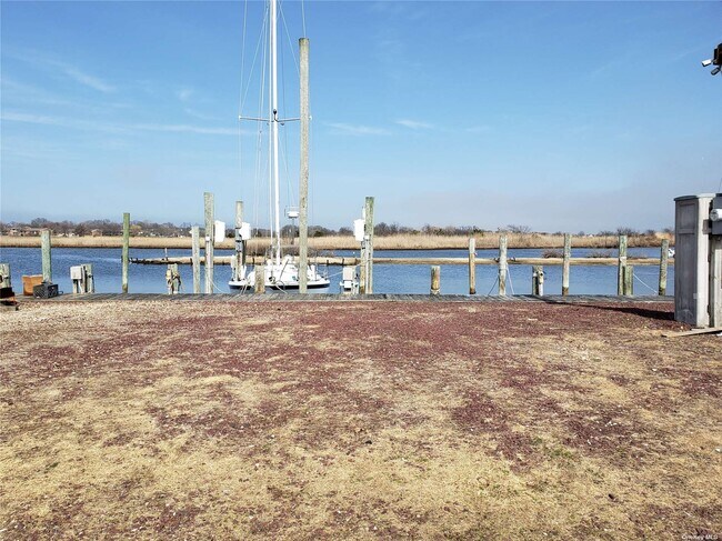 Building Photo - 401 Venetian Blvd
