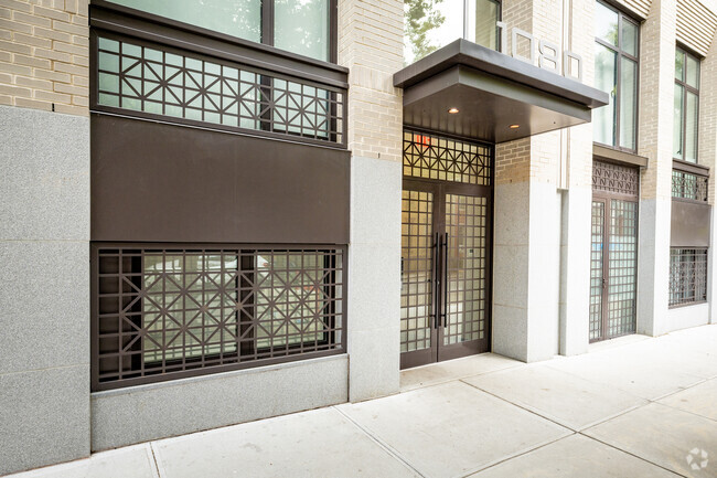 Building Photo - 1080 Lorimer St