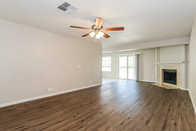 Foto del edificio - 23837 N 40th Dr