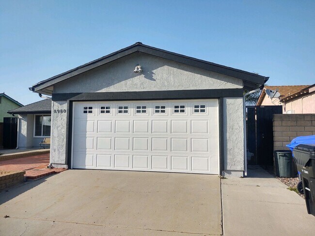 Building Photo - 3BD/2.5BA Single Story Home - 1950 Square ...