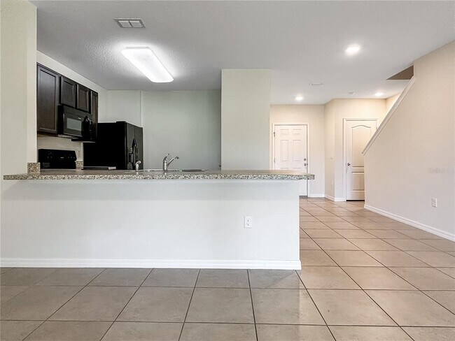 Foto del edificio - 395 Arbor Lakes Dr