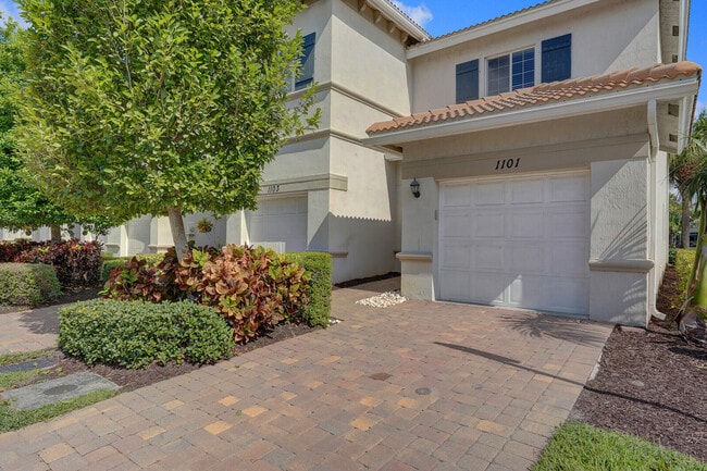 Building Photo - 1101 Vermilion Dr