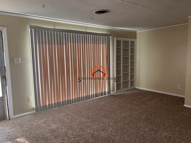 Foto del edificio - Spacious 3 bedrooms 1.5 baths home with 1 ...