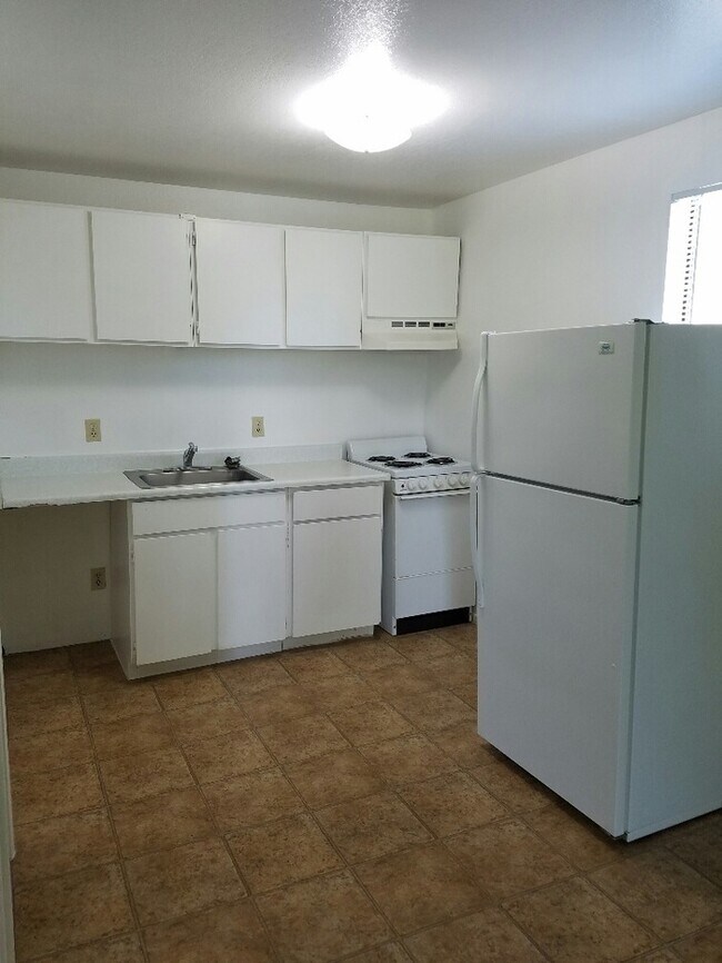 Foto del edificio - 2025 Wedekind Rd