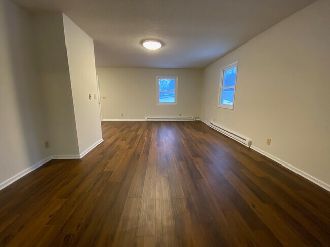 Foto del edificio - 2025 W Ridge Rd