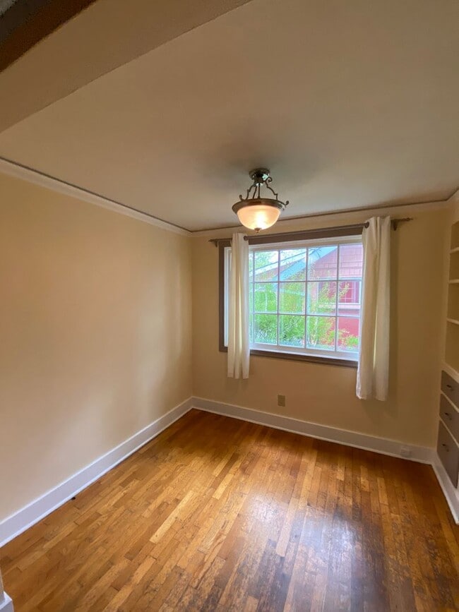 Building Photo - 544w13