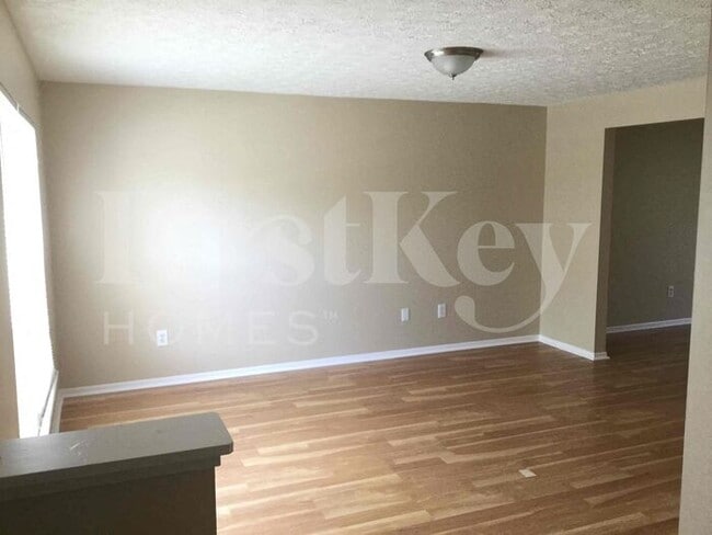 Building Photo - 805 Westmead Dr